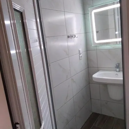 Condo Rentals דירה